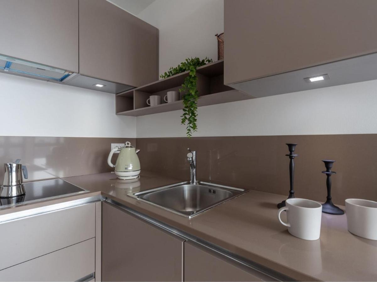 The Best Rent - Monolocale Moderno A Due Passi Dal Duomo Милано Екстериор снимка